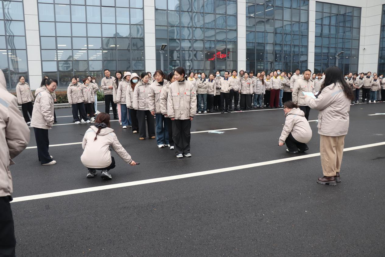 巾幗展風(fēng)采，活力暖人心